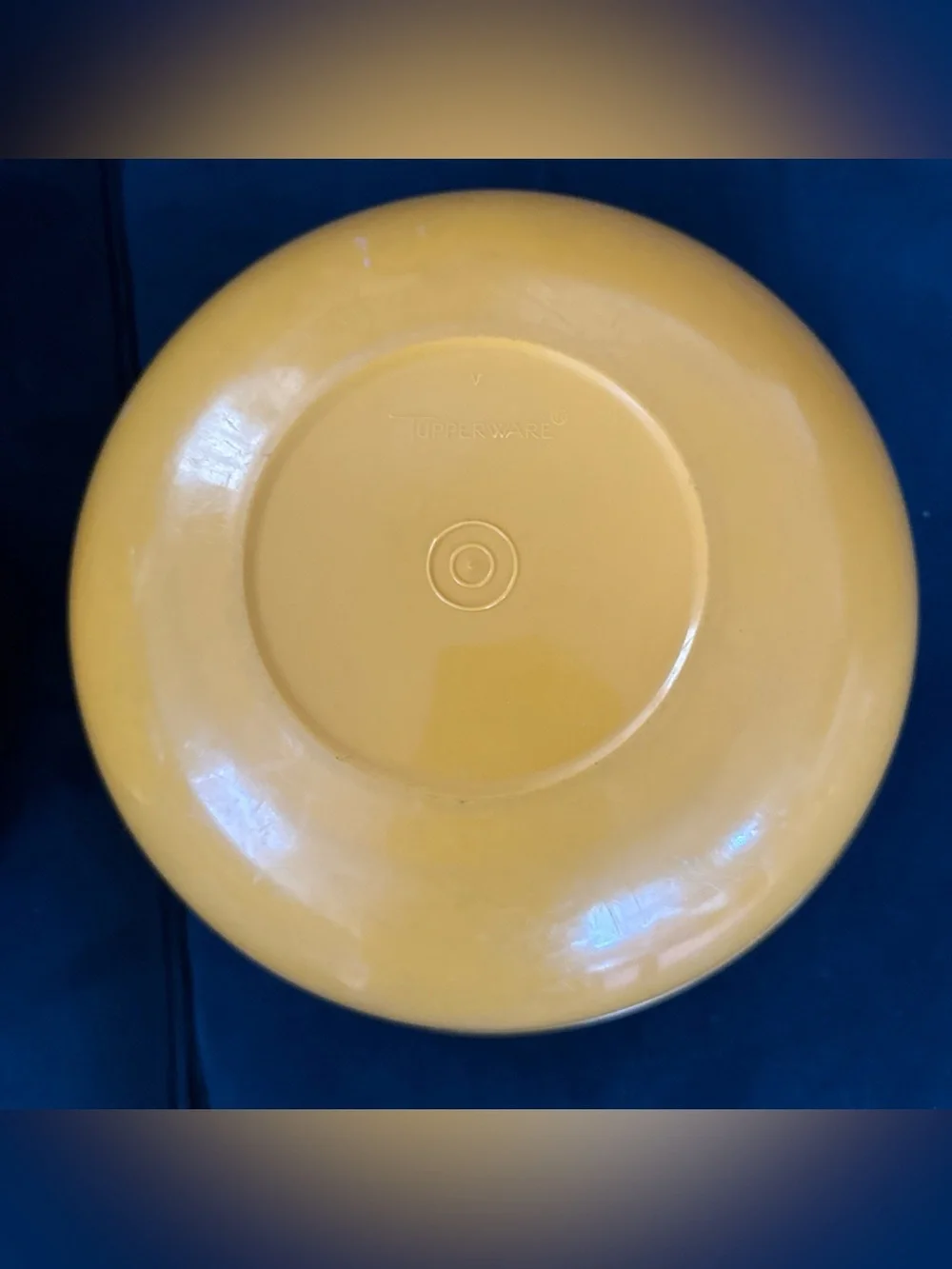 Vintage set 2 Tupperware Plastic Storage Bowls With Lids Yellow 12” 9” Nesting